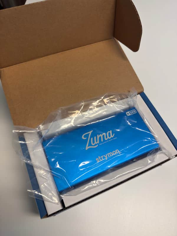 Strymon Zuma R300 5-Output Ultra Low-Profile High Current DC Power Supply 2018 - Present - Blue image 1
