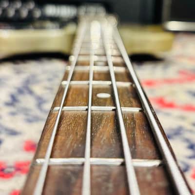 2012 Epiphone Thunderbird IV Limited Edition - TV Silver image 7