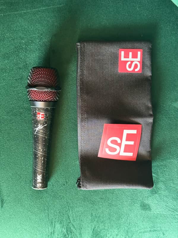 sE Electronics V7-MK Myles Kennedy Signature Handheld Supercardioid Dynamic Microphone 2021 - Present - Worn Black / Red Grille image 1