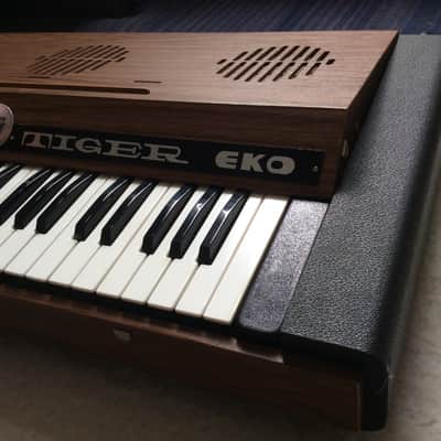 EKO Tiger 3000 . 1970's Organ Combo . Amber Wood Vintage Analogue Electric piano - made in Italy image 5