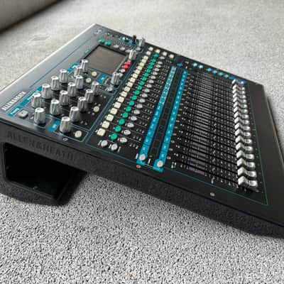 Allen & Heath QU-16C Chrome Edition 16-Channel Digital Mixer 2010s - Black image 4