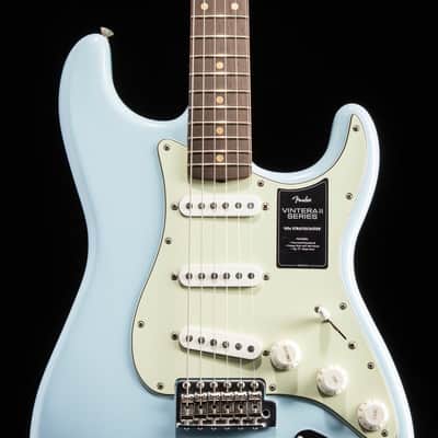 Fender Limited Edition Vintera II Road Worn '60s Stratocaster Sonic Blue image 6