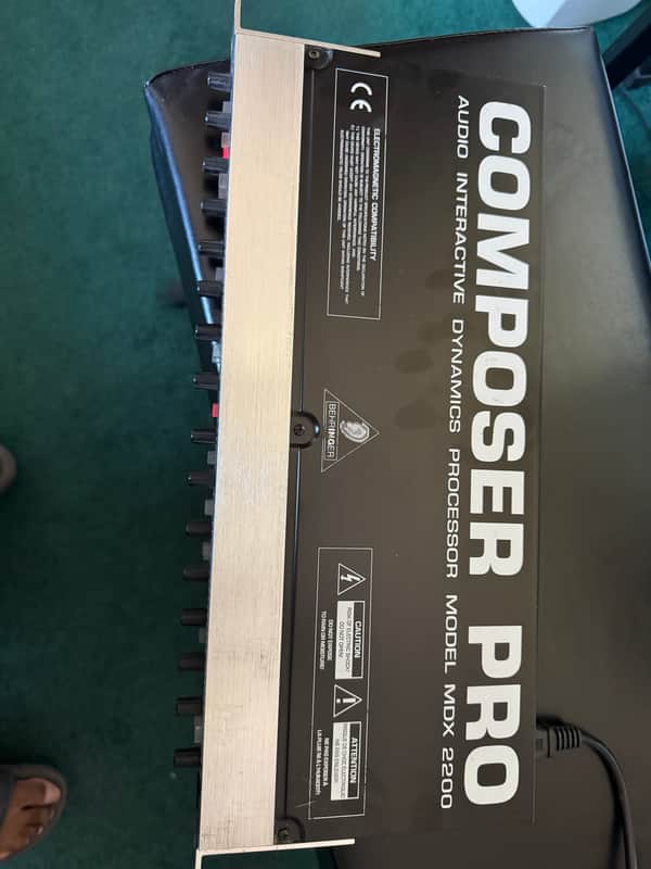 Behringer MDX 2200 Composer Pro