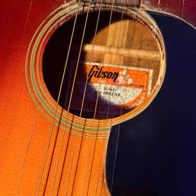 Gibson J-45 Deluxe 1969 - 1982 - Cherry Sunburst image 4
