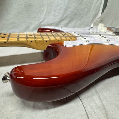Fender American Standard Stratocaster Guitar with Case 2010 - Sienna Sunburst / Maple neck image 21