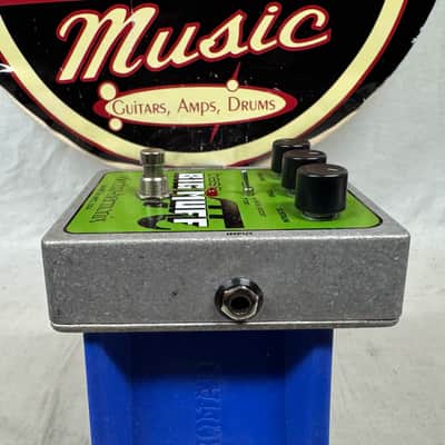 Electro-Harmonix Bass Big Muff Pi π Bass Fuzz Distortion Pedal image 4