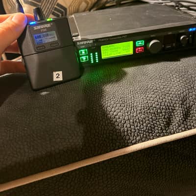 Shure P9T / PSM900 Wireless IEM System: K1 Band, 596-632MHz WITH (3) P9R Receivers 2010s image 2