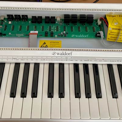 Akai EWV-2000 and EWI-1000 | Reverb Canada