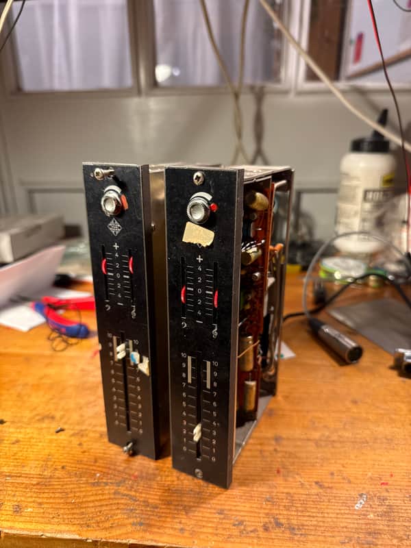 Telefunken V620D pair - NOT WORKING image 1