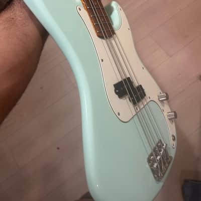 Squier FSR Classic Vibe '60s Precision Bass with Matching Headstock 2021 - Sonic Blue image 3