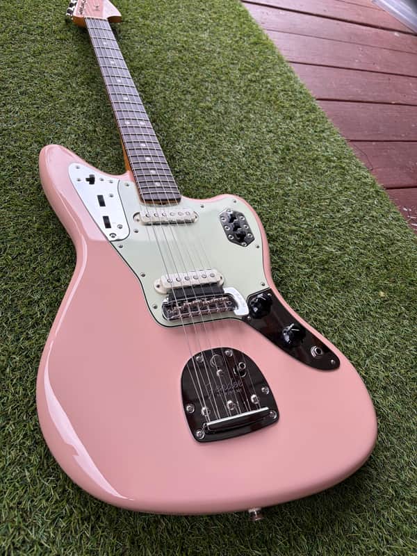 Fender Vintera III Mid '60s Jaguar - Shell Pink