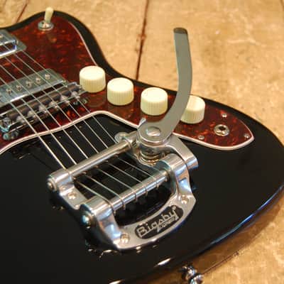 Silvertone 1478 Silhouette Reissue w/Waterslide Baritone Rubber Bridge Conversion, Harmony Offset Style w/Bigsby + Soft Case image 6