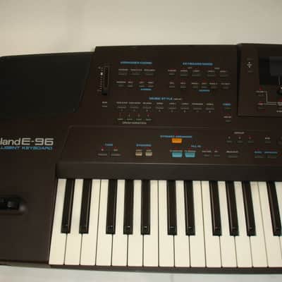 Roland E-96 61-key Synthesizer Keyboard image 4