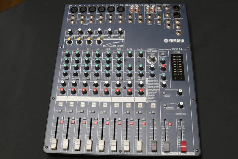 Yamaha MG124CX mixing console image 1