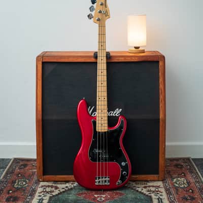 Fender American Special Precision Bass 2010 - Candy Apple Red image 2