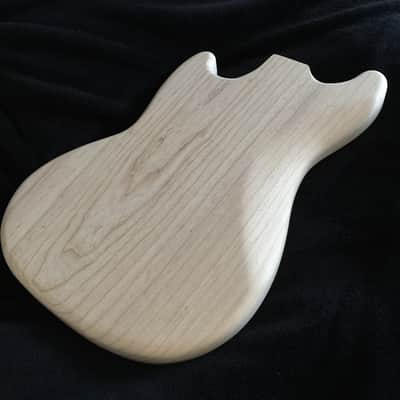 Mustang Bass Body 69 2 Piece Swamp Ash image 7