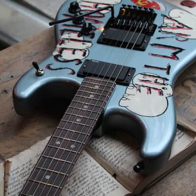 FENDER "Tom Morello "Arm The Homeless", Rosewood Fingerboard, Blue Ice Metallic, Deluxe Black Hardshell" image 6