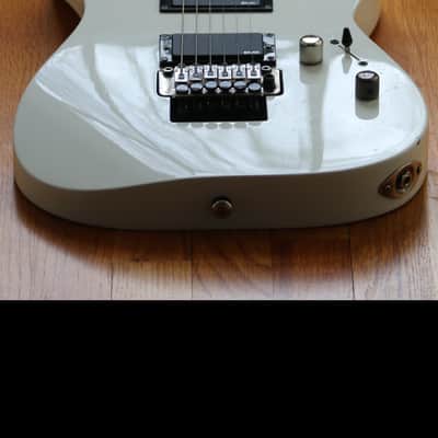 ESP LTD-M 1000 Deluxe 2008 - Snow White with Full Abalone Binding image 3