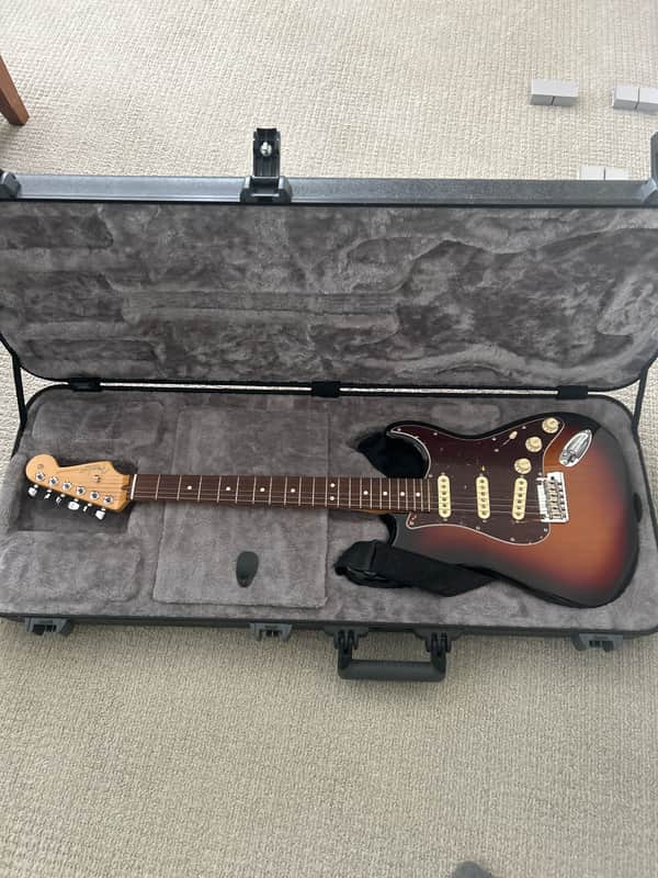 Fender Stratocaster Sunburst 2022 - Sunburst image 1