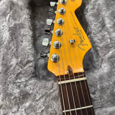 Fender American Professional II Stratocaster with Rosewood Fretboard 2020 - Present - Olympic White image 3