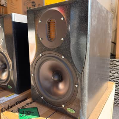 Unity Audio Super Rock Hi-FI 2-way active Studio Monitors Ribbon Tweeters image 3