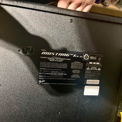 Fender Mustang V2 70 WATT Combo image 3