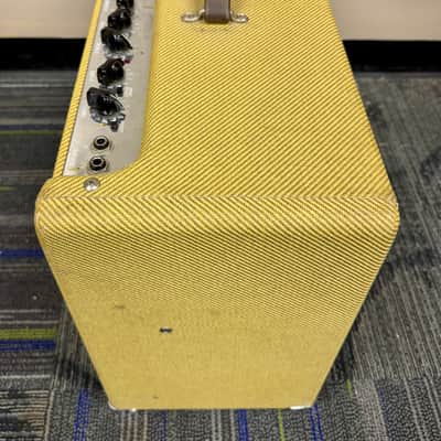 Fender Blues Deluxe 2-Channel 40-Watt 1x12" Guitar Combo 1994 - 1996 - Tweed image 4