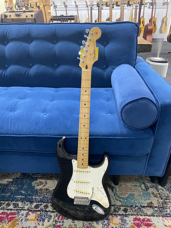 Used Fender Player Stratocaster (Mexico)