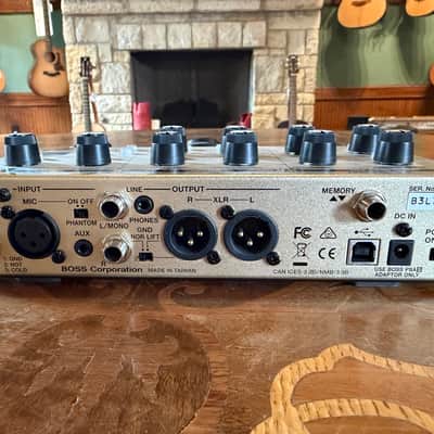 Boss VE-8 Acoustic Singer Pre-Amp image 2