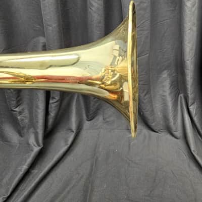 Getzen 300 Series Student Model Bb Trumpet w/ case image 17