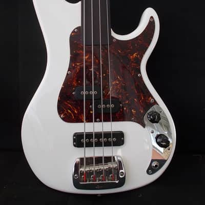 G&L SB-2 Fretless Bass 1996 White w/ p/u blend and Tone control image 2