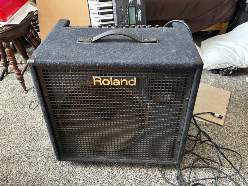 Roland KC-500 4-Channel 150-Watt 1x15