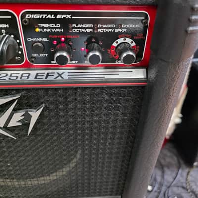 Peavey Transtube 258 efx guitar amp image 3