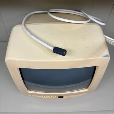 Panasonic CT-9R10T Color TV Retro Gaming 9" CRT Monitor Beige Vintage With Base image 3