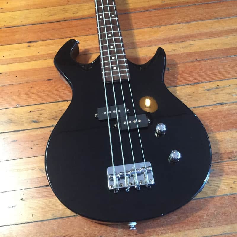 Drive Wildfire 4-String Short Scale Bass Black image 1