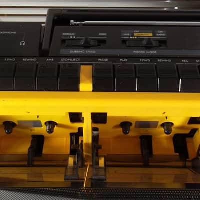 1988 Vintage Magnavox D8300 D-8300 22' x 11' Large Boombox Dual Cassette AM/FM Stereo AUX 5-Way Speakers Portable or AC Excellent image 6