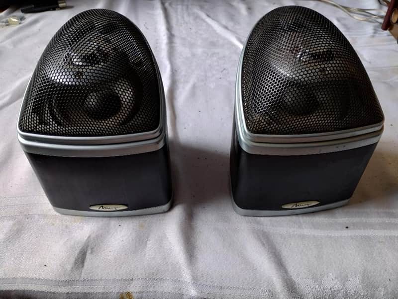 Pair of Mirage Nanosat speakers in good condition - 1980's image 1