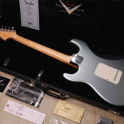 Fender 2005 Custom Shop Limited Edition '66 Stratocaster Closet Classic in Firemist Silver Metallic w/Custom '65 Strat Pickups (RWRP Middle), 2-Piece Select Alder Body, 21 Medium Jumbo Frets, '65 Strat C Neck Profile & Nitrocellulose Lacquer image 3