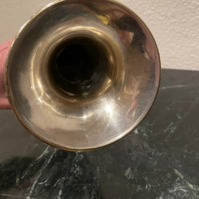 Conn 10B (New Era) (1935) (Medium Bore) Bb Trumpet SN 305159 image 4