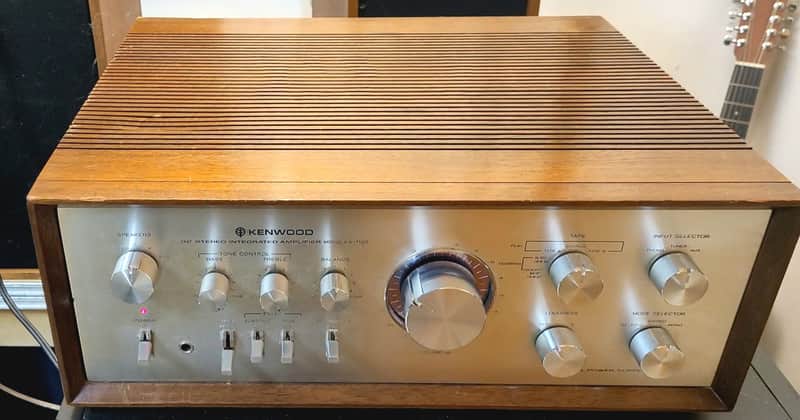 Kenwood KA-7100 W/ORIG CUSTOM WOOD CASE EX/EX 1977 - Walnut