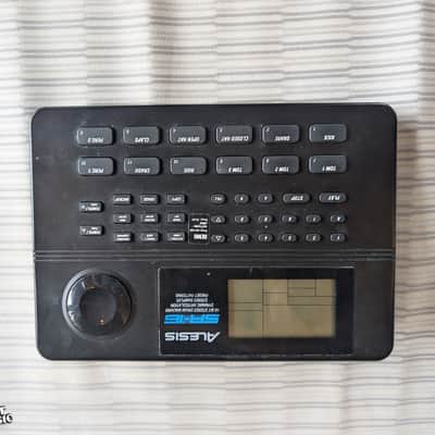 Alesis SR-16 Stereo Drum Machine image 2
