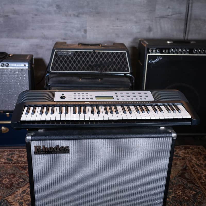 Yamaha YPT-270 61-key Portable Keyboard B-STOCK image 1
