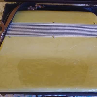 Silvio Soprani 120 Bass Accordion 1960's Cream Mother of Pearl image 4