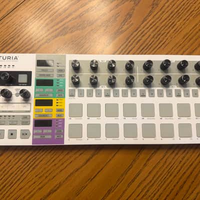Arturia BeatStep Pro MIDI Controller 2017 - Present White image 1