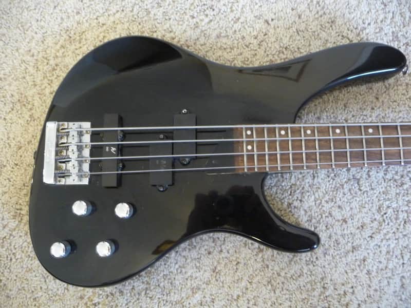 ＷＡＳＨＢＵＲＮ ＸＢ－２００ Washburn XB-200 Electric Bass 4 String Bass Guitar - Black