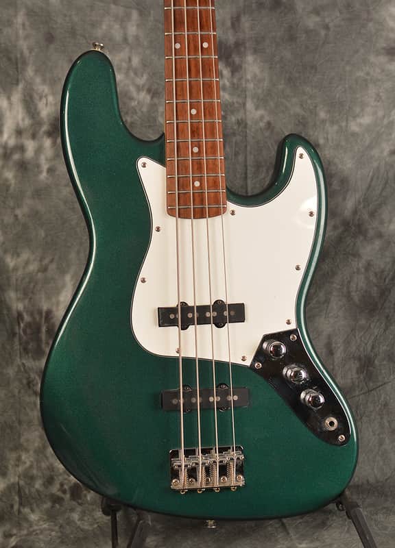 Squier by Fender Standard Jazz Bass Green Metallic w Deluxe Gigbag