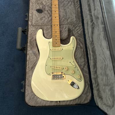Fender Deluxe Roadhouse Stratocaster | Reverb