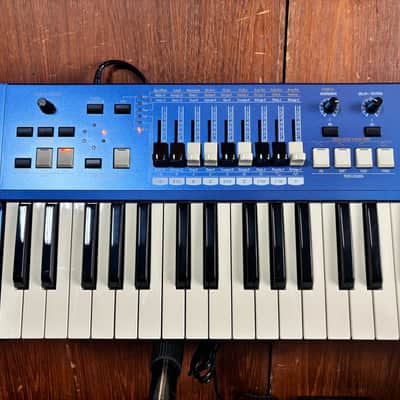 Hammond M-Solo Portable Organ - Blue w/ gig bag image 2