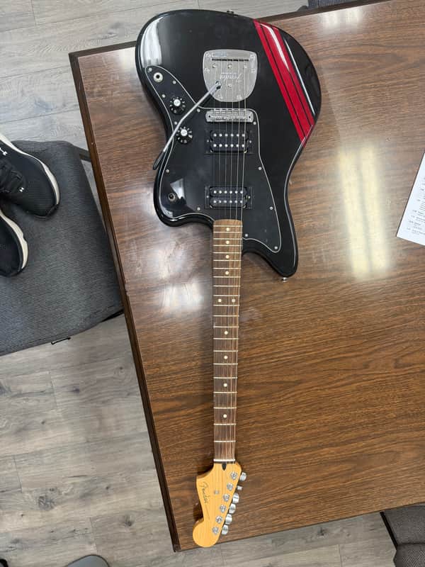 Fender Special Edition Blacktop Jazzmaster HH Stripe 2015-2016 - Black with Candy Apple Red Racing Stripe