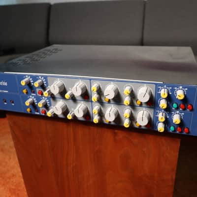 Focusrite ISA 215 Dual Mono Mic Pre and Equalizer image 3